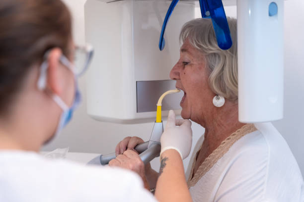 Best Emergency Dentist for Knocked-Out Tooth in Stratmoor, CO